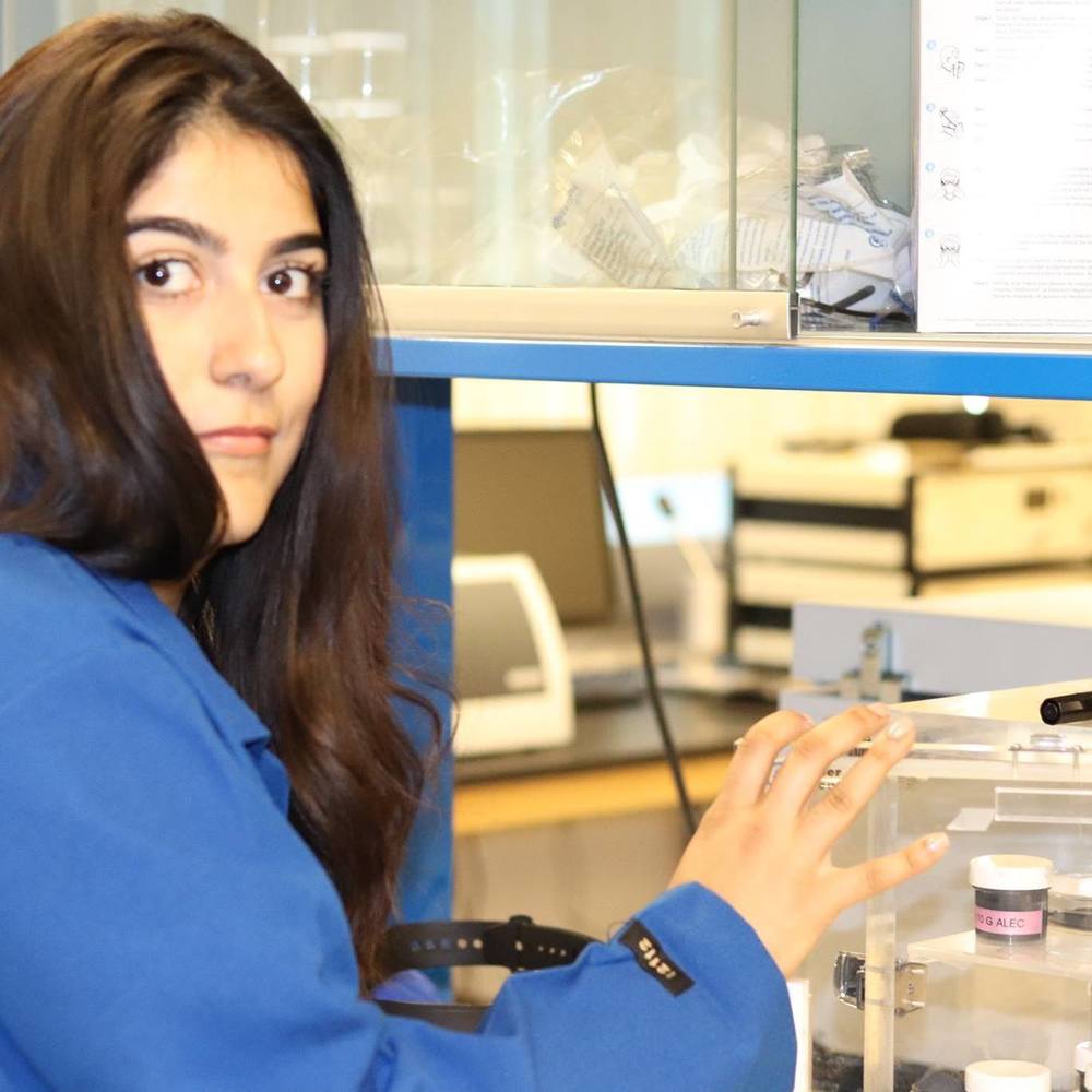 Meet your Posher, Sahar